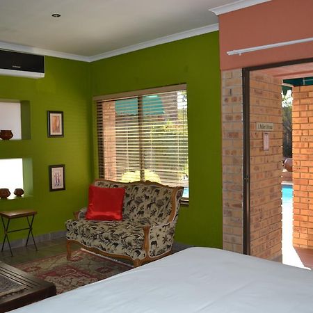 Boga Legaba Guest House & Conference Centre Mafikeng Ngoại thất bức ảnh