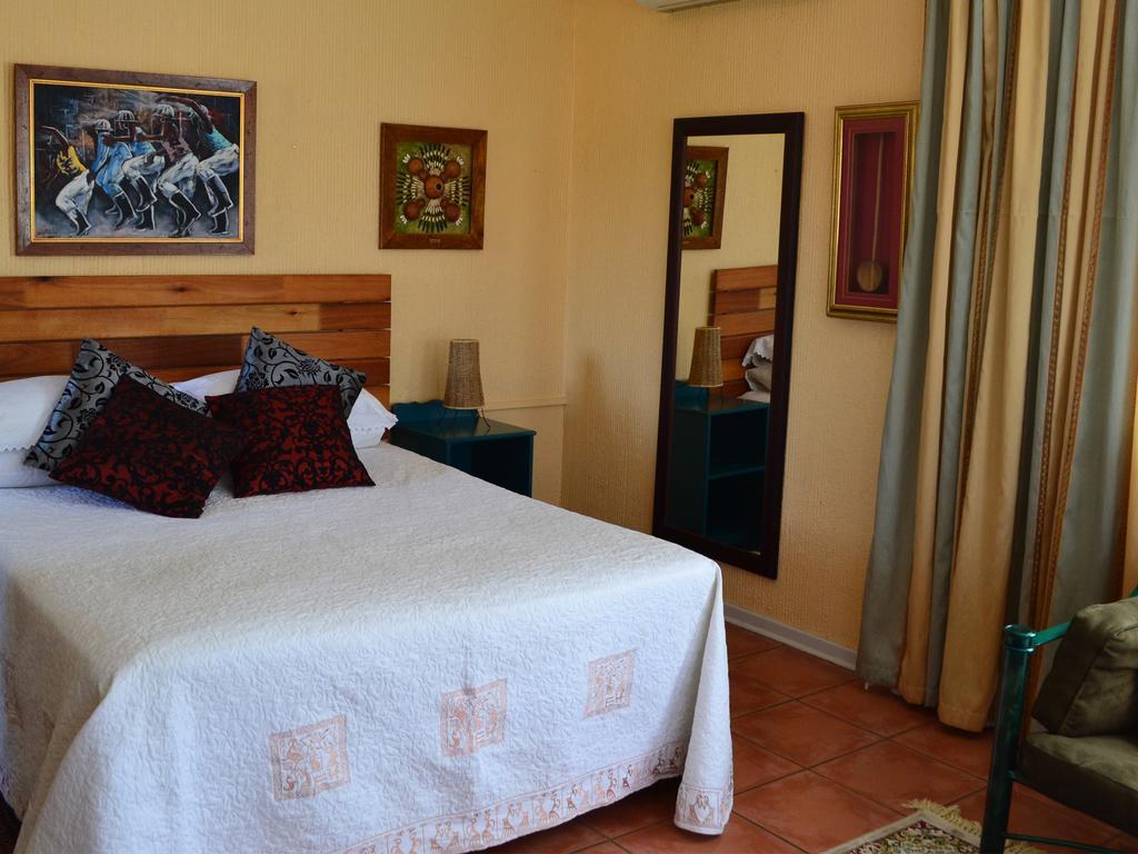 Boga Legaba Guest House & Conference Centre Mafikeng Ngoại thất bức ảnh