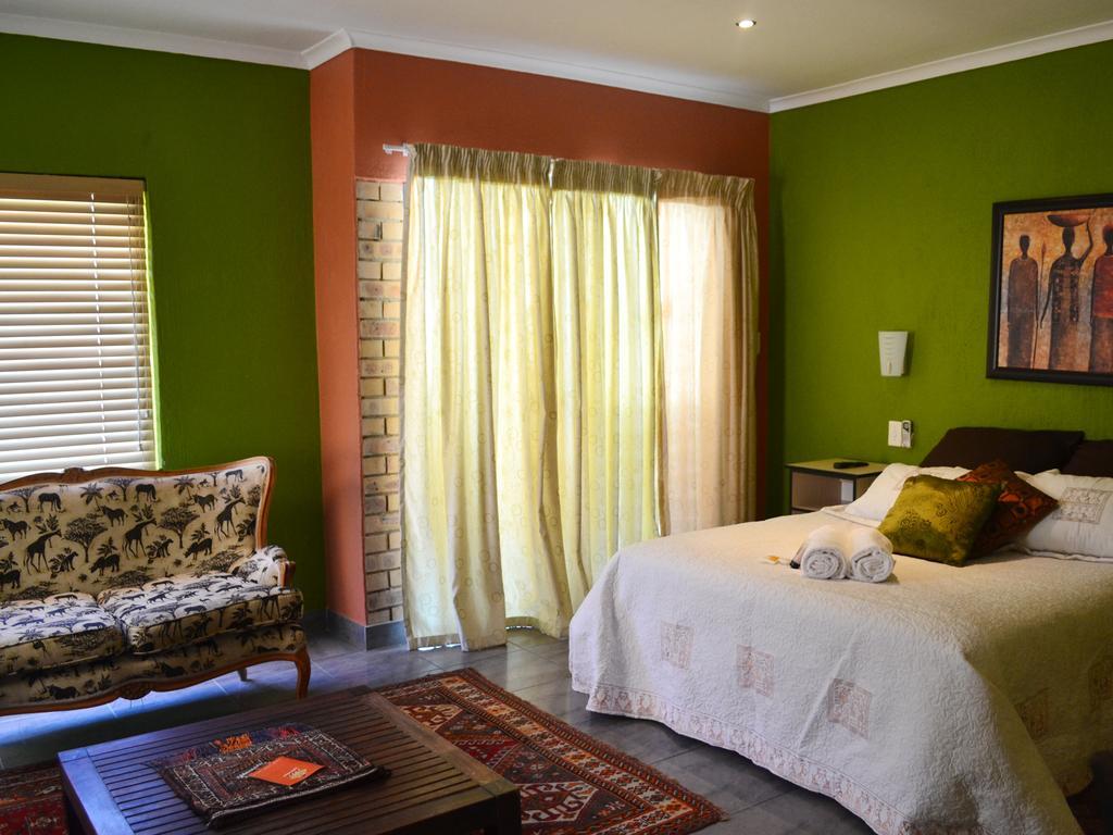 Boga Legaba Guest House & Conference Centre Mafikeng Ngoại thất bức ảnh