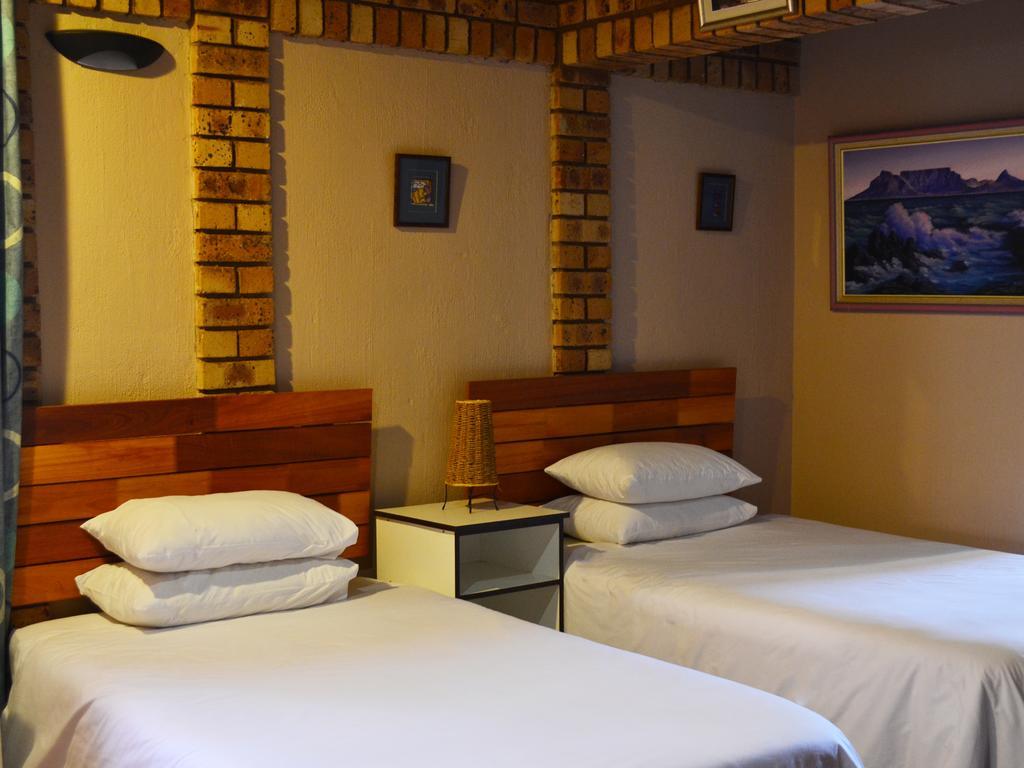 Boga Legaba Guest House & Conference Centre Mafikeng Ngoại thất bức ảnh
