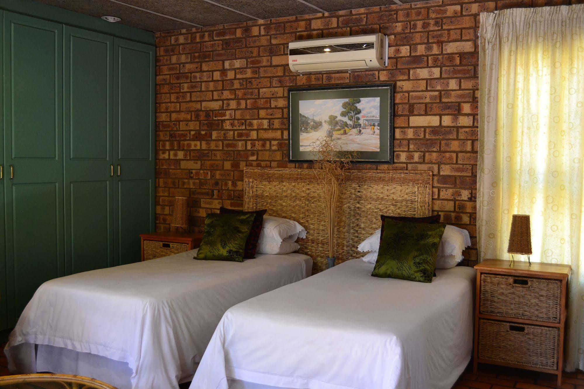 Boga Legaba Guest House & Conference Centre Mafikeng Ngoại thất bức ảnh